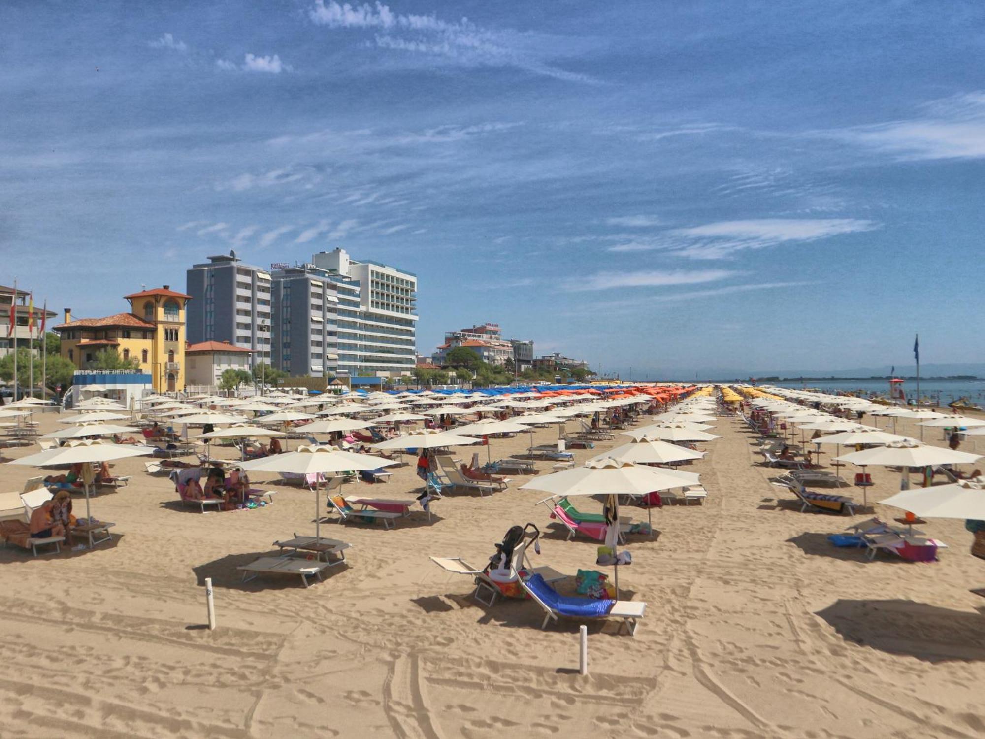 Letizia Lägenhet Lignano Sabbiadoro Exteriör bild